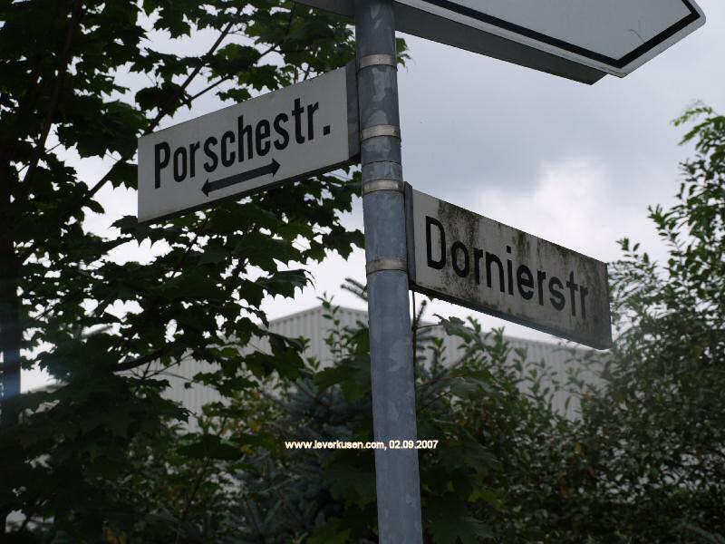 Foto der Porschestr.: Straßenschild Porschestr.
