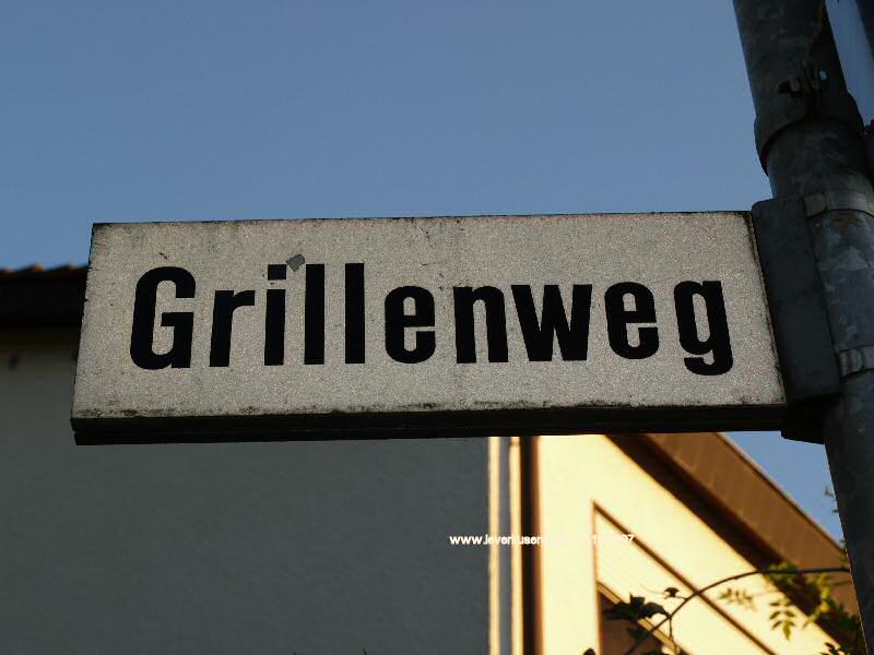 Foto der Grillenweg: Straßenschild Grillenweg