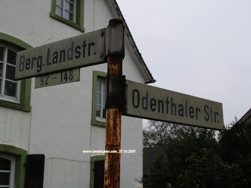 Foto der Odenthaler Str.: Straßenschild Odenthaler Str.