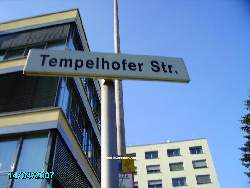 Foto der Tempelhofer Str.: Straßenschild Tempelhofer Str.