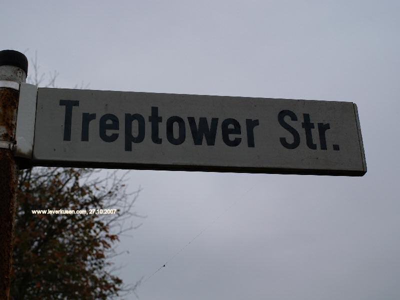 Foto der Treptower Str.: Straßenschild Treptower Str.