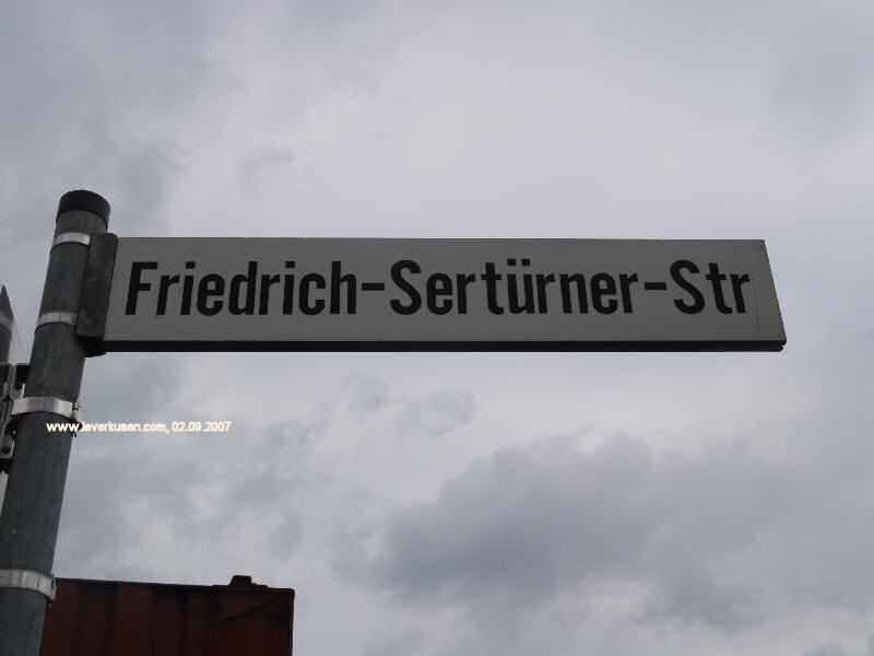 Foto der Friedrich-Sertürner-Str.: Straßenschild Friedrich-Sertürner-Str.