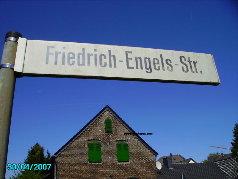 Foto der Friedrich-Engels-Str.: Straßenschild Friedrich-Engels-Straße