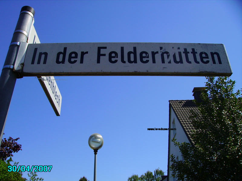 Foto der In der Felderhütten: Straßenschild In der Felderhütten