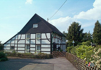 Fachwerkdoppelhaus, Burscheider Str. 311/313
