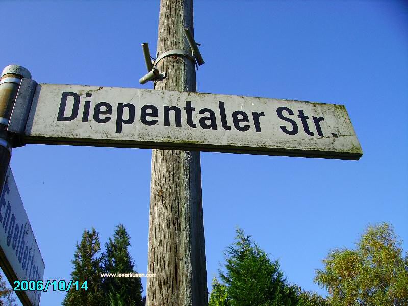 Foto der Diepentaler Str.: Straßenschild Diepentaler Str.