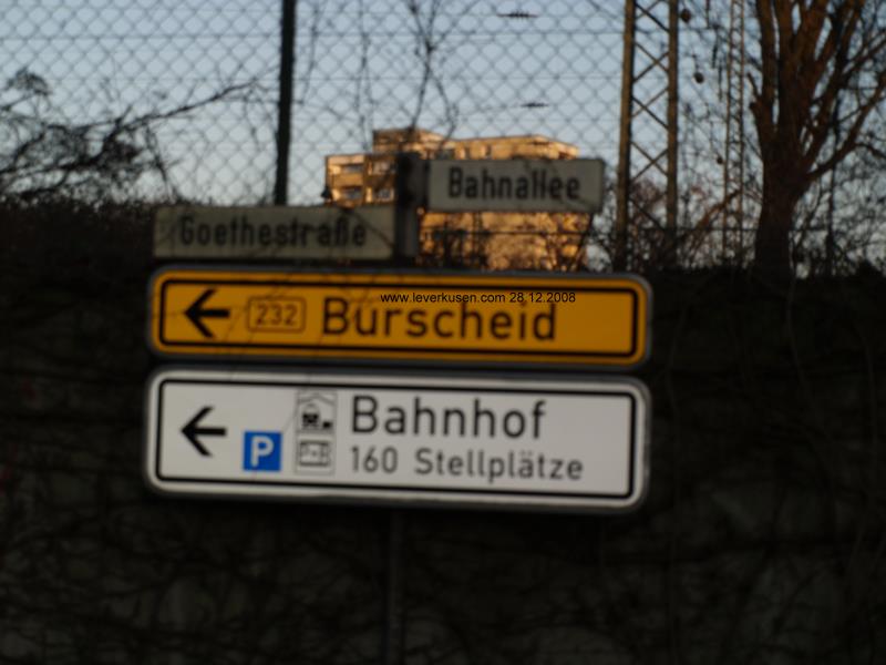 Foto der Bahnallee: Straßenschild Bahnallee