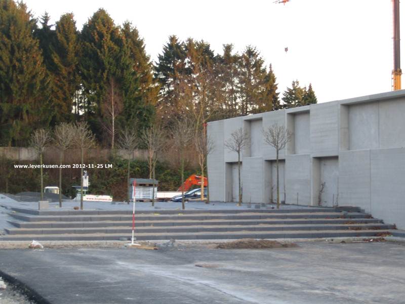 Neue Bahnstadt, Schallschutzwand