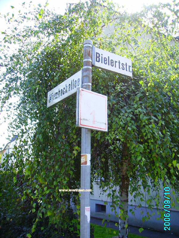 Foto der Bielertstr.: Straßenschild Bielertstraße