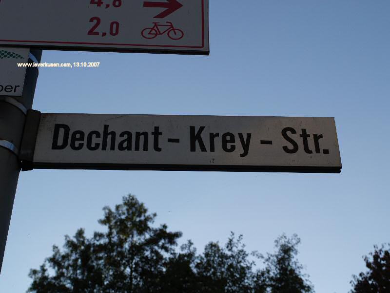 Foto der Dechant-Krey-Str.: Straßenschild Dechant-Krey-Str.