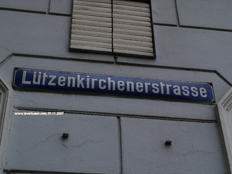 Foto der Lützenkirchener Straße: Straßenschild Lützenkirchener Str.