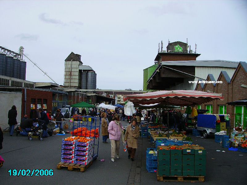 Trödelmarkt auf dem Erzeugergroßmarkt