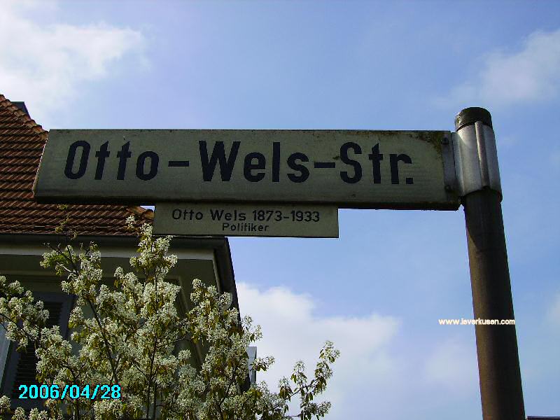 Straßenschild Otto-Wels-Str.
