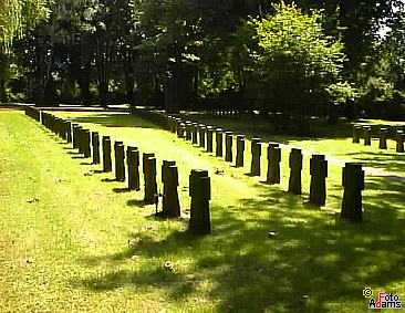 Ehrenfriedhof Opladen (23 k)