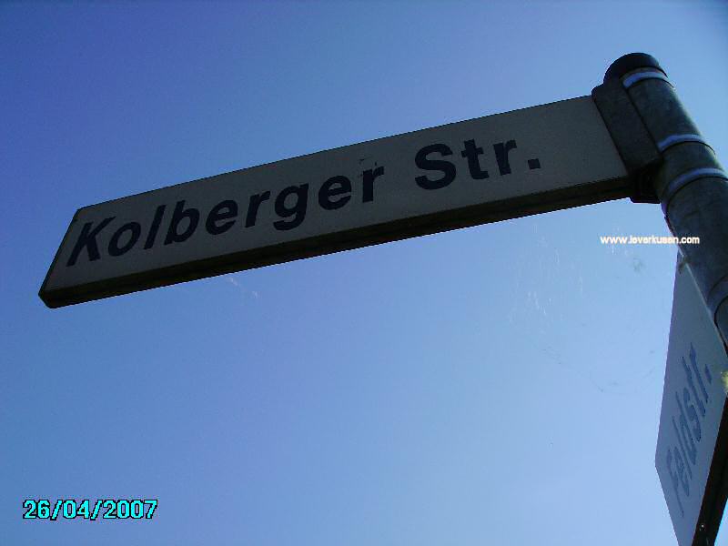 Foto der Kolberger Straße: Straßenschild Kolberger Straße