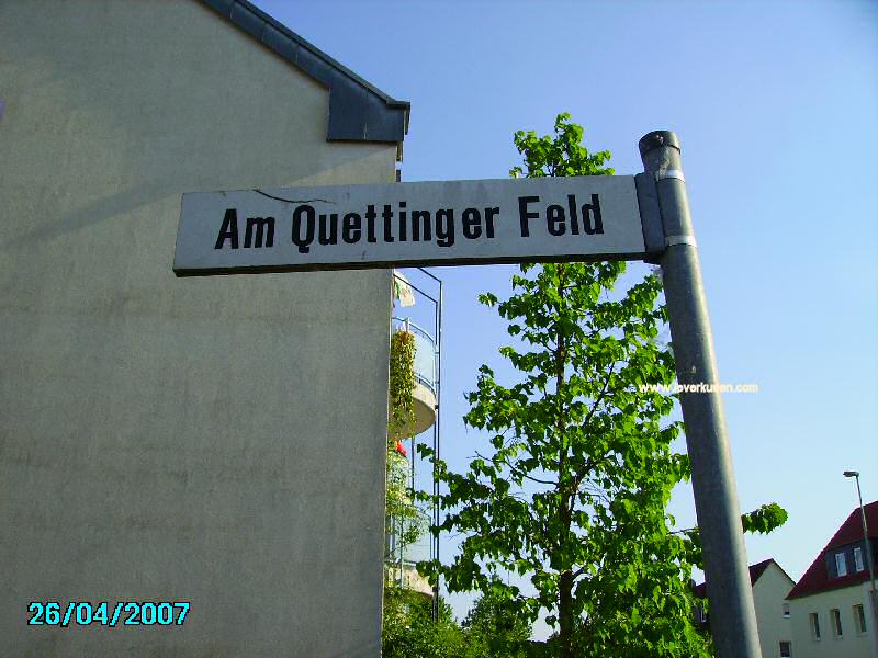 Straßenschild Am Quettinger Feld