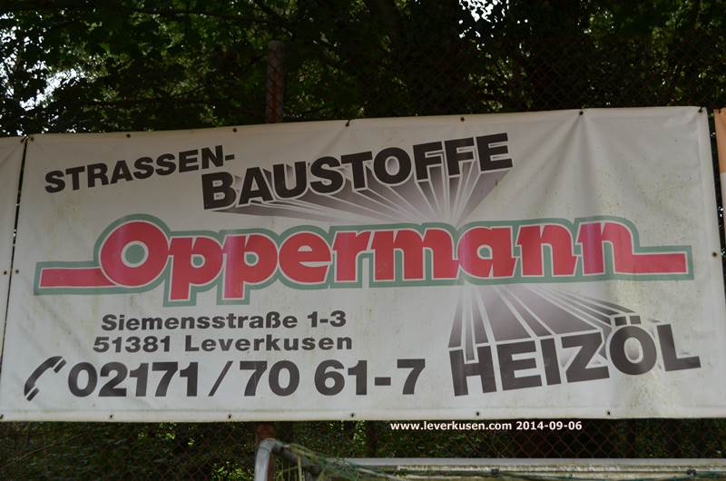 Leverkusen, Bild: Banner: Oppermann