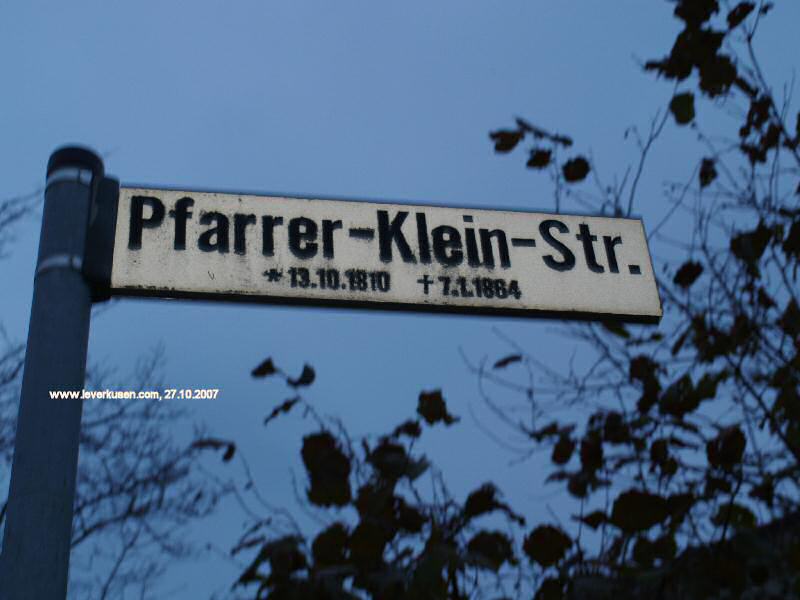 Foto der Pfarrer-Klein-Str.: Straßenschild Pfarrer-Klein-Str.