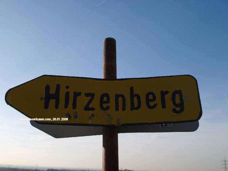 Hinweisschild Hirzenberg