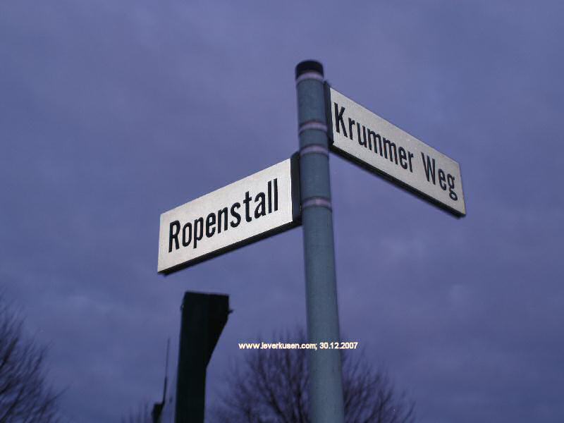 Ropenstall, Krummer Weg, Straßenschild