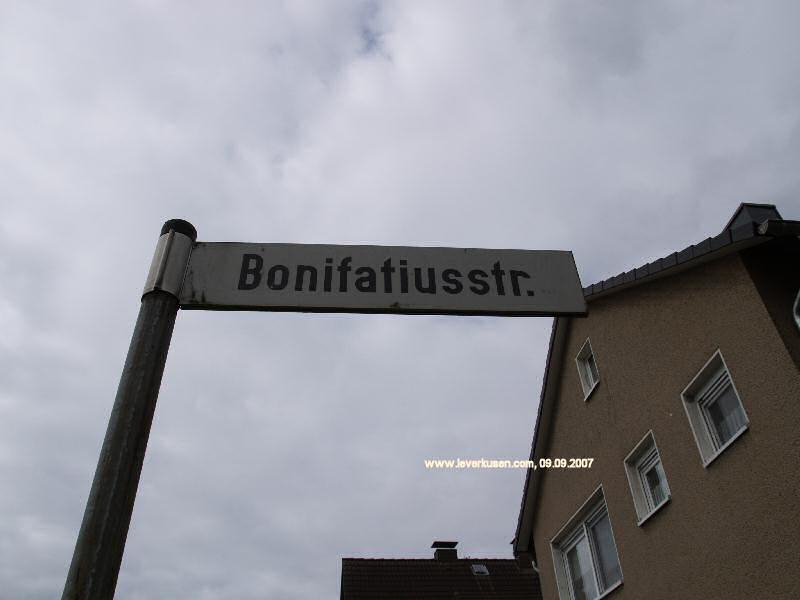 Foto der Bonifatiusstr.: Straßenschild Bonifatiusstr.