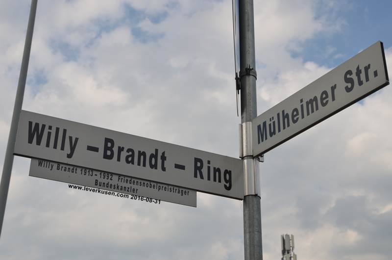 Willy-Brandt-Ring/Mülheimer Str., Schild