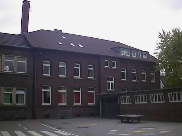 Schule Dhünnberg (19 k)