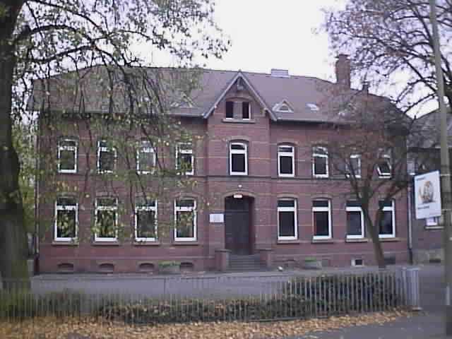 Schule Dhünnberg (36 k)