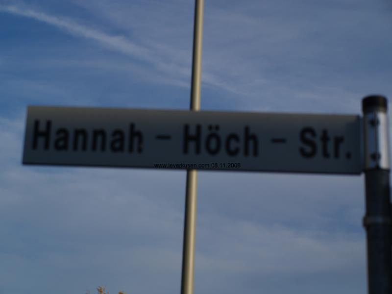 Foto der Hannah-Höch-Str.: Straßenschild Hannah-Höch-Straße