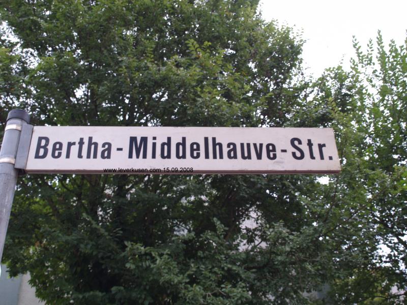 Straßenschild Bertha-Middelhauve-Straße