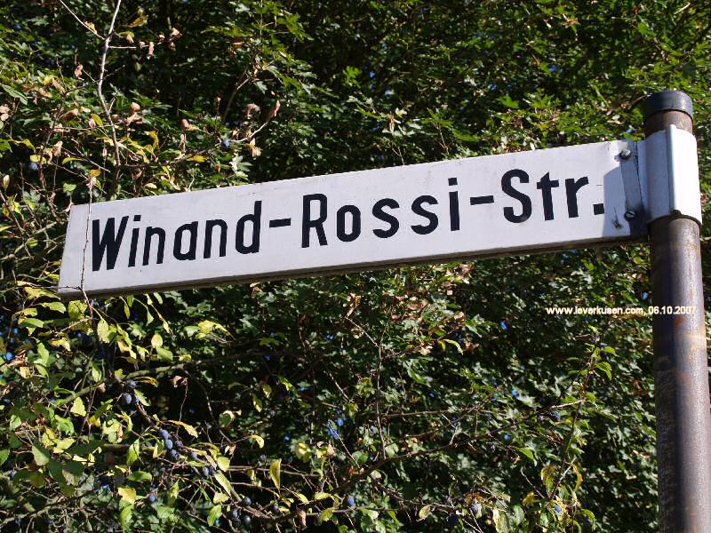 Foto der Winand-Rossi-Str.: Straßenschild Winand-Rossi-Str.