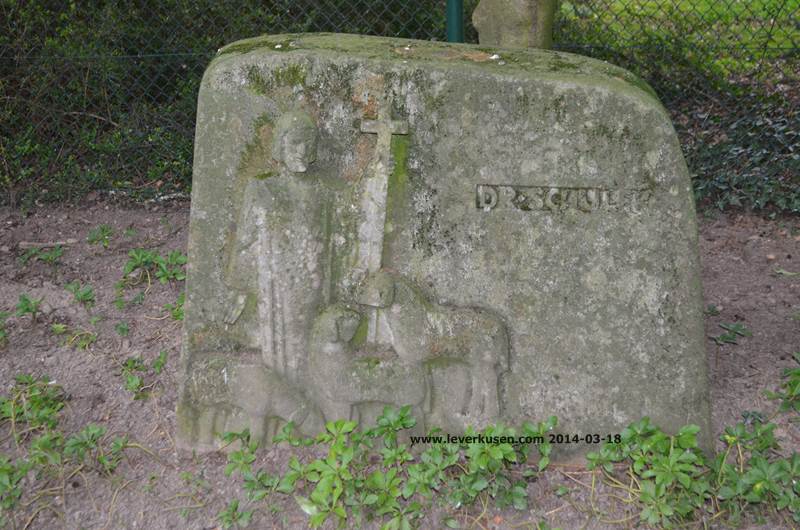 Waldfriedhof, Grabstein Schulek