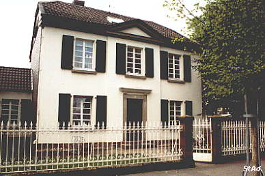 Pfarrhaus Schlebusch (23 k)