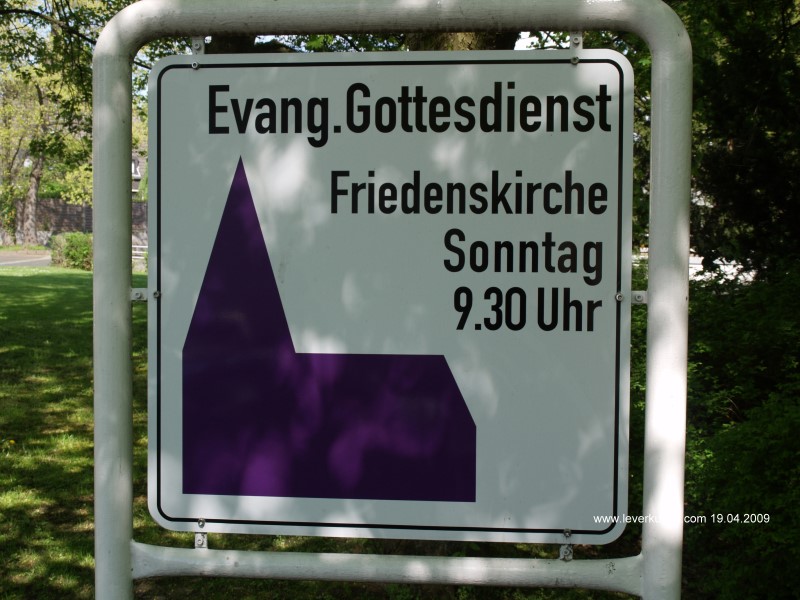 Friedenskirche, Schild