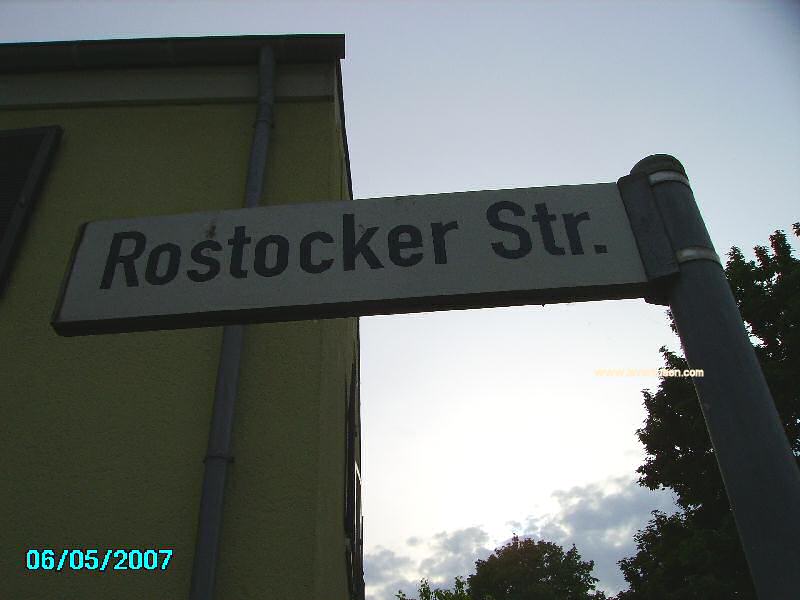 Foto der Rostocker Str.: Straßenschild Rostocker Straße