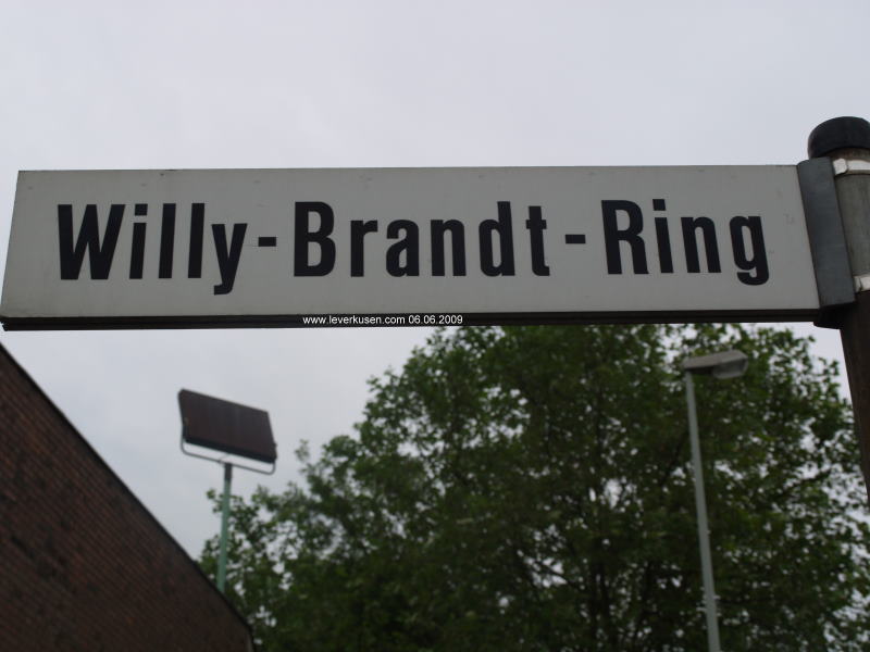 Willy-Brandt-Ring, Straßenschild
