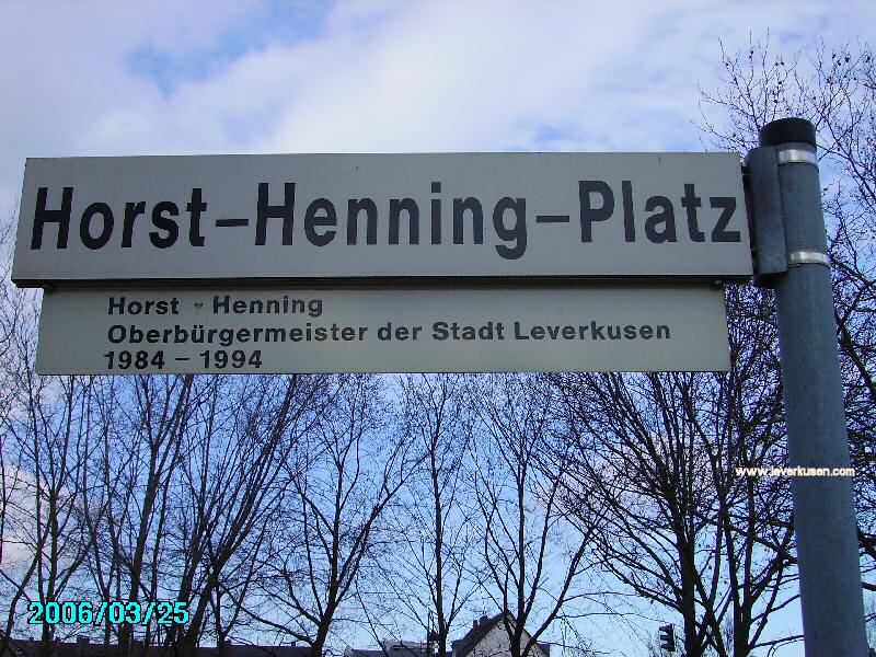 Foto der Horst-Henning-Platz: Straßenschild Horst-Henning-Platz