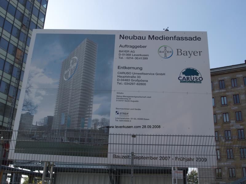 Hochhaus/Medienfassade