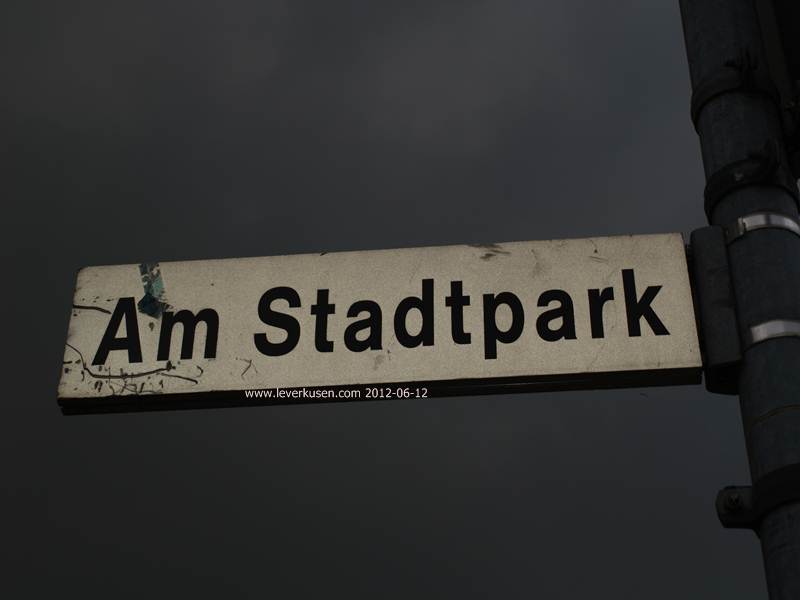 Am Stadtpark, Straßenschild
