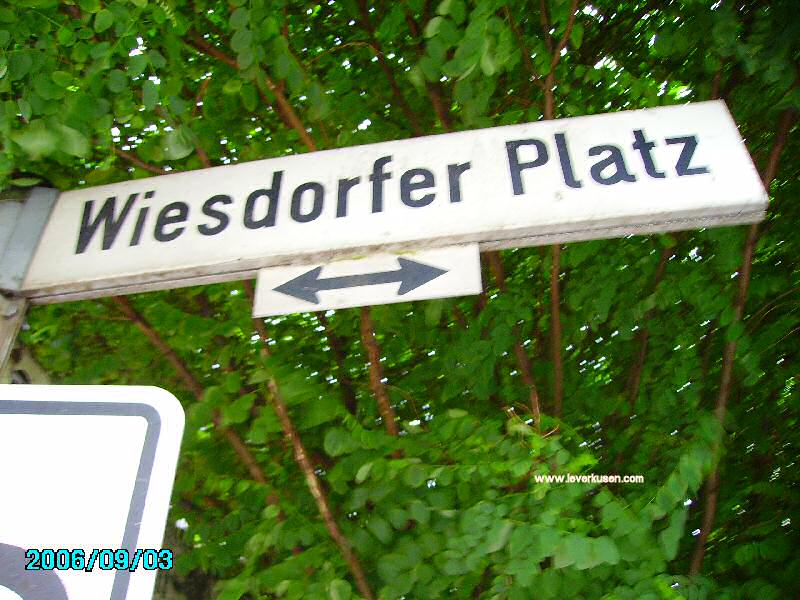 Straßenschild Wiesdorfer Platz