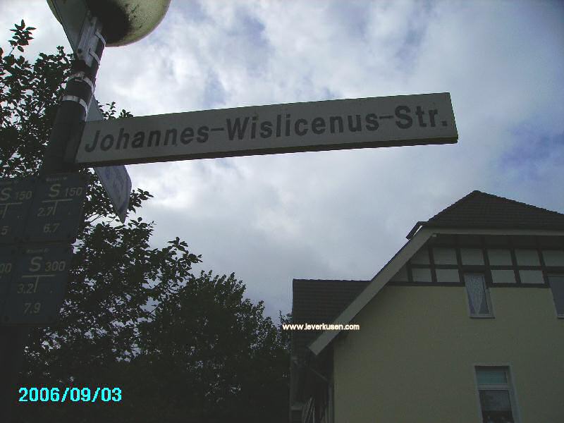 Foto der Johannes-Wislicenus-Str.: Straßenschild Johannes-Wislicenus-Straße Foto der Johannes-Wislicenus-Str.: Straßenschild Johannes-Wislicenus-Straße