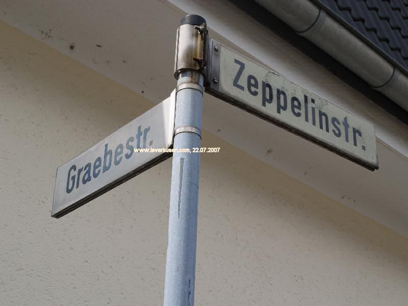 Straßenschild Zeppelinstr.