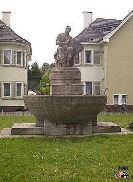 Foto der Carl-Duisberg-Platz: Denkmal Feierabend
