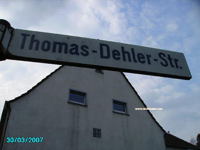 Straßenschild Thomas-Dehler-Str.