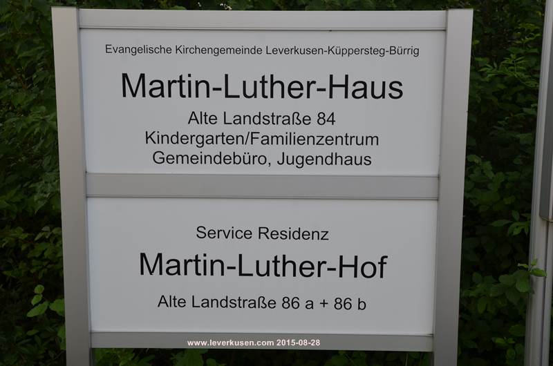 Martin-Luther-Haus, Schild