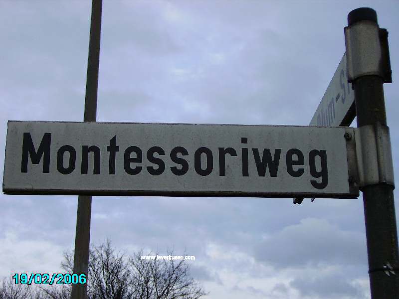 Straßenschild Montessoriweg