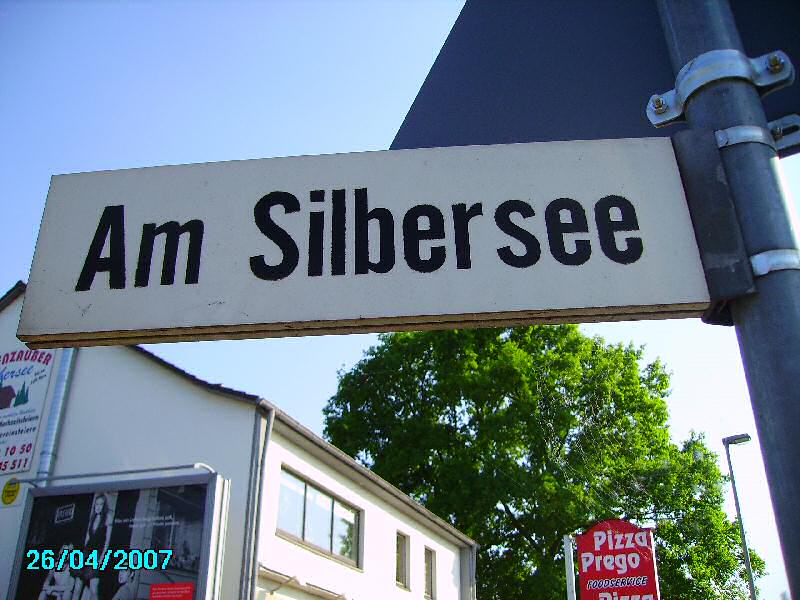 Straßenschild Am Silbersee