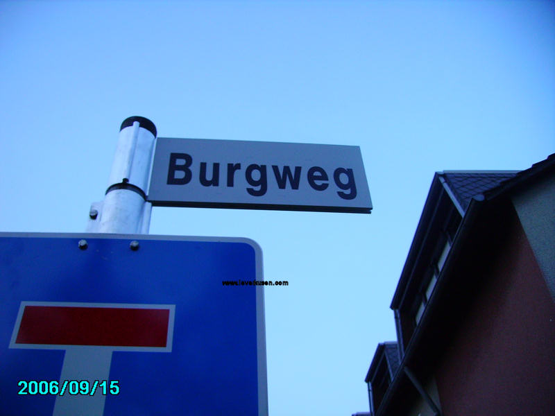 Straßenschild Burgweg