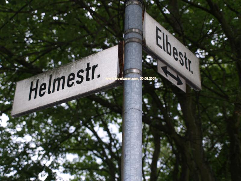 Foto der Helmestr.: Straßenschild Helmestr.