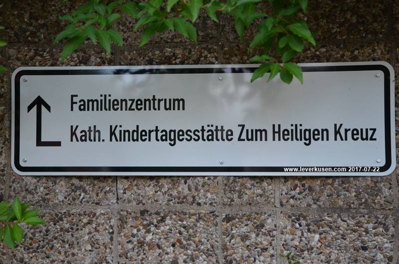 Kindergarten Heilig Kreuz, Schild